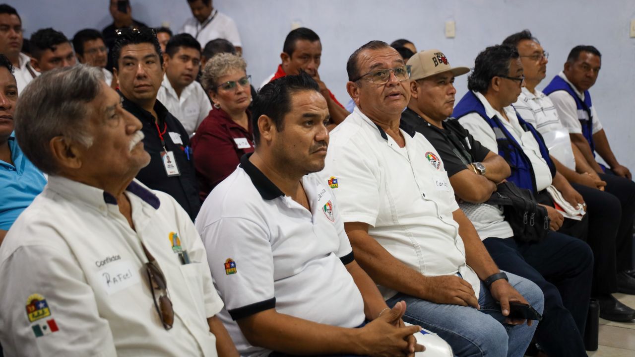 uploads/6/32/01 (1944).Jpeg